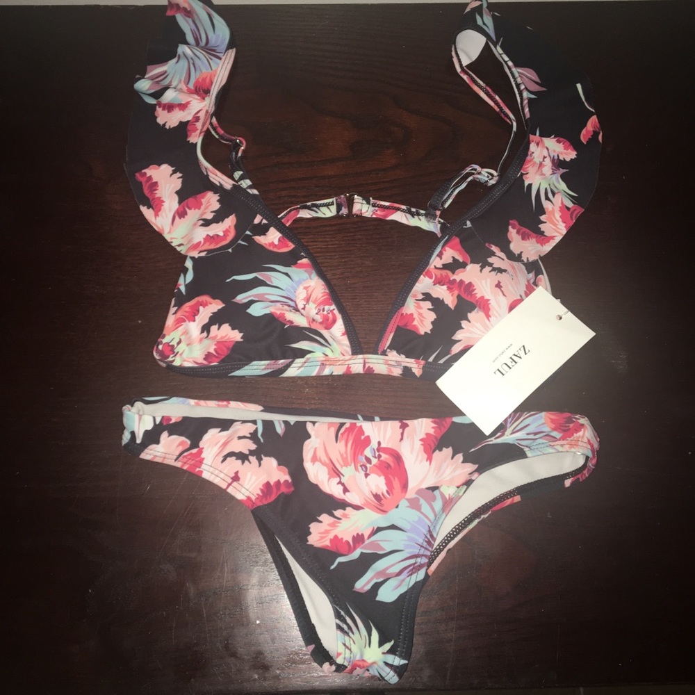 *NEW WITH TAGS* Zaful bathing suit